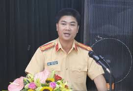 /uploads/images/canh-sat-giao-thong.jpg